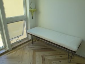 cushion-top-bench-with-hairpin-legs